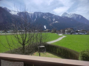 Lovely Double Bedroom with Ensuite & Balcony, Mayrhofen